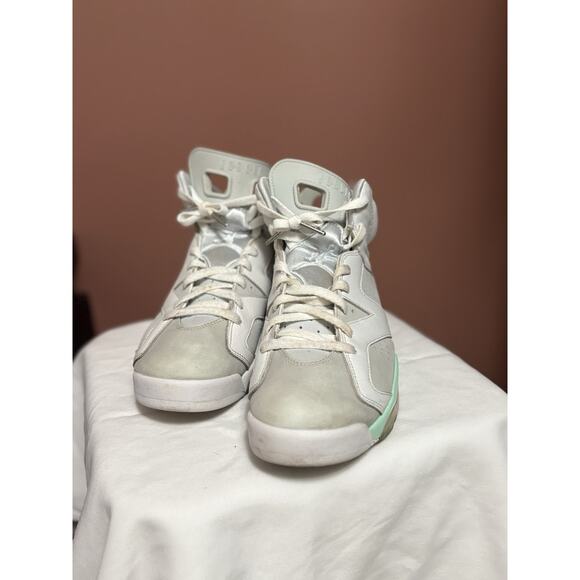 Athletic_Shoes